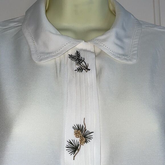 Vtg 90s Susan Bristol petites white blouse with pine needle embroidery - Picture 3 of 13
